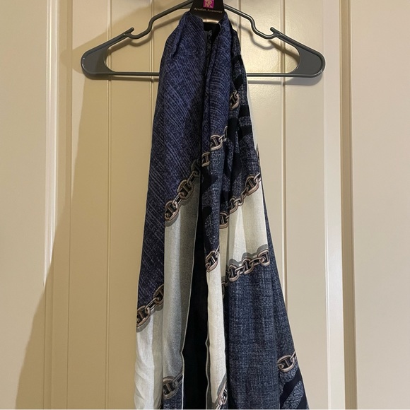 Women’s white and blue patterned scarf - Picture 1 of 3